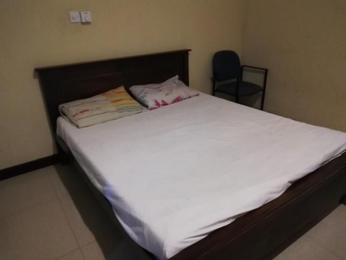 Leaf Guest House Гампола Екстериор снимка