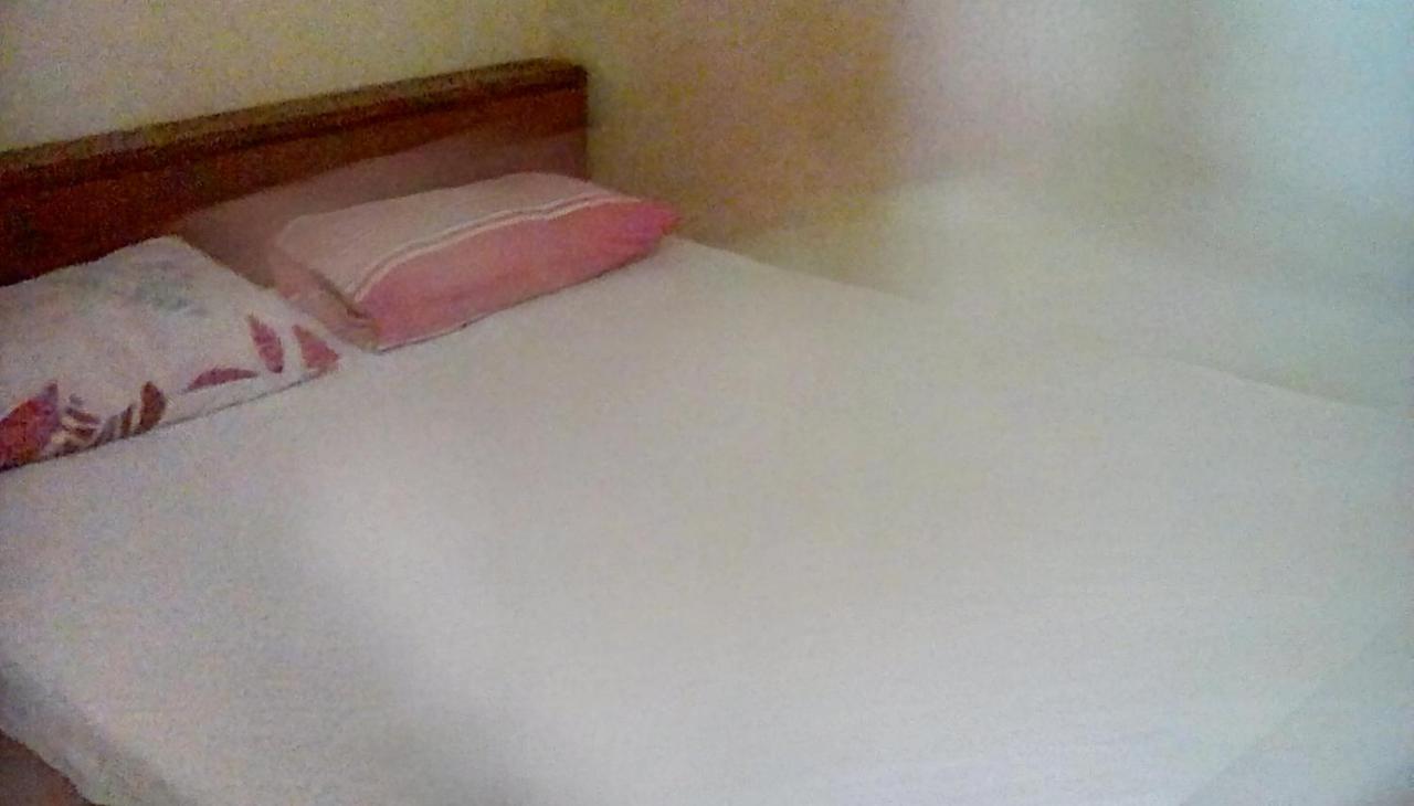 Leaf Guest House Гампола Екстериор снимка